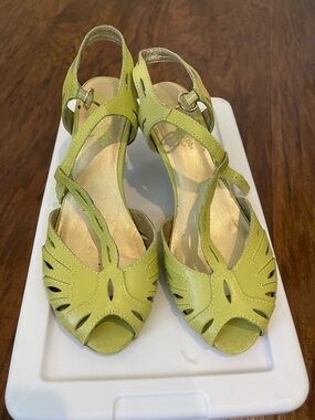Seychelles Women’s Green Leather Vintage Style Shoes Size 7.5
